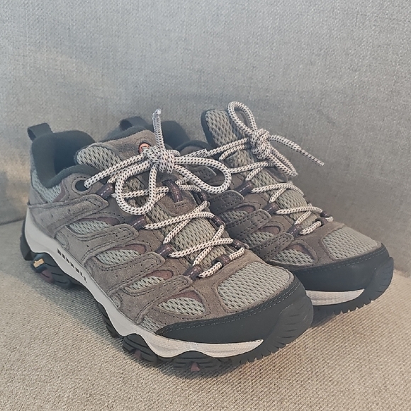 Merrell Shoes - Merrell Gray and Black Hiking Shoes Like NEW